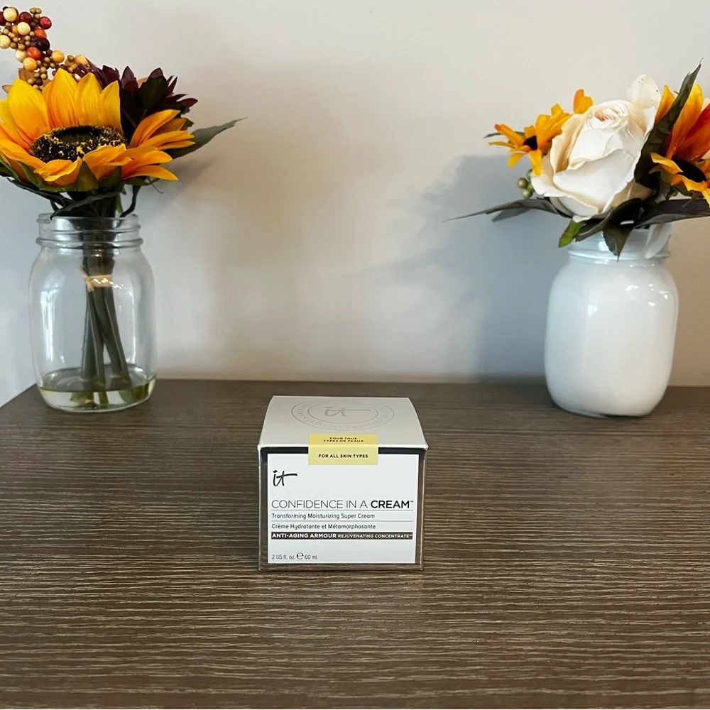 IT Cosmetics Confidence In A‎ Cream Anti-Aging Hydrating Moisturizer